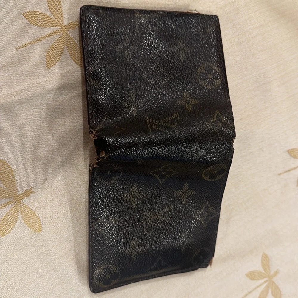 Louis Vuitton / LV Vintage Brown Monogram Logo Bifold Wallet w/ Coin Compartment